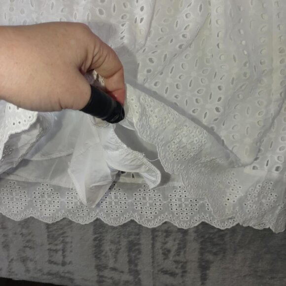 Unbranded Women's XS White Summer Romper Eyelet Lace Scallop Hem‎ Ruffle Sleeves - Picture 8 of 12